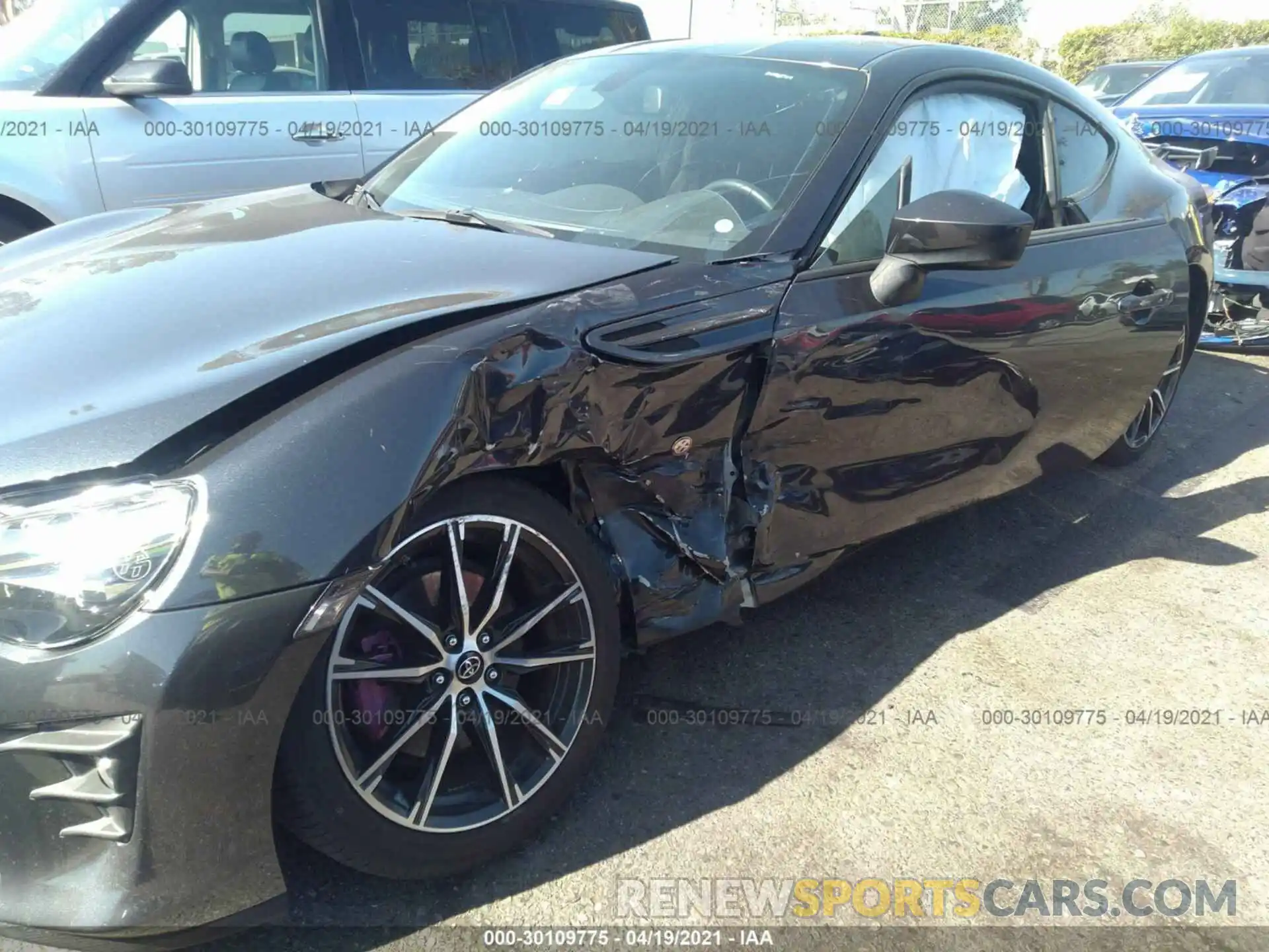 6 Photograph of a damaged car JF1ZNAE19K8703011 TOYOTA 86 2019