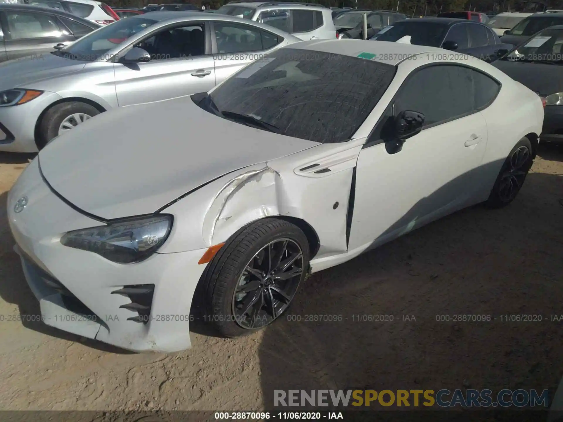 2 Photograph of a damaged car JF1ZNAA10L8752685 TOYOTA 86 2020