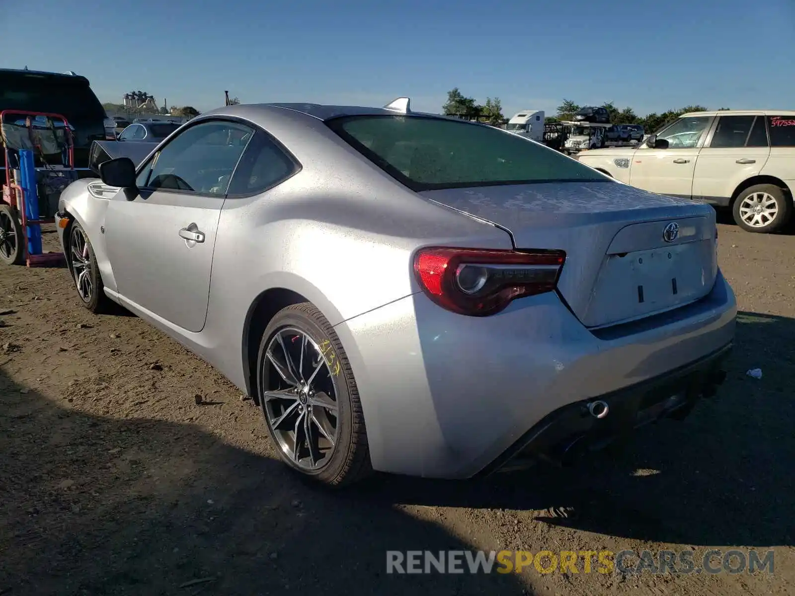 3 Photograph of a damaged car JF1ZNAA10L8753318 TOYOTA 86 2020