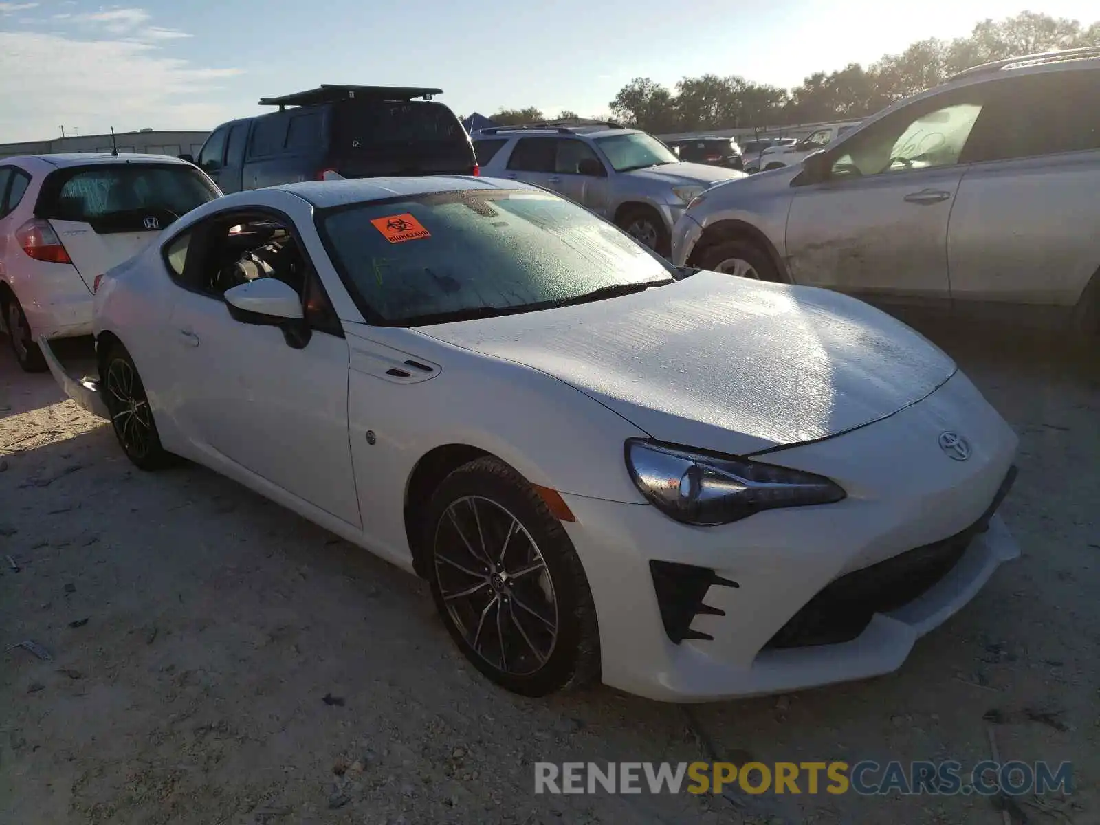 1 Photograph of a damaged car JF1ZNAA10L8753433 TOYOTA 86 2020