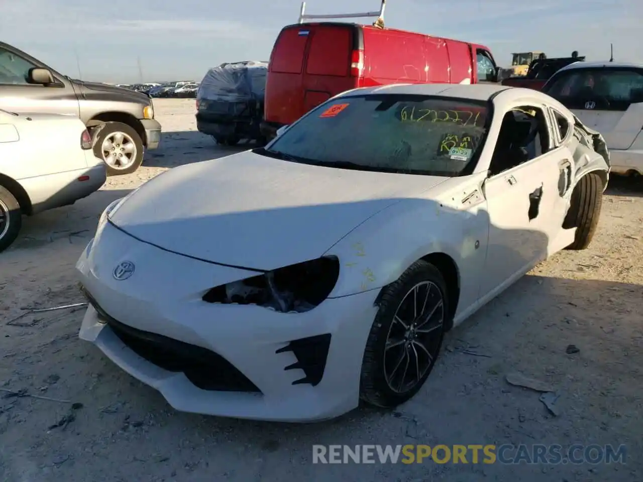 2 Photograph of a damaged car JF1ZNAA10L8753433 TOYOTA 86 2020