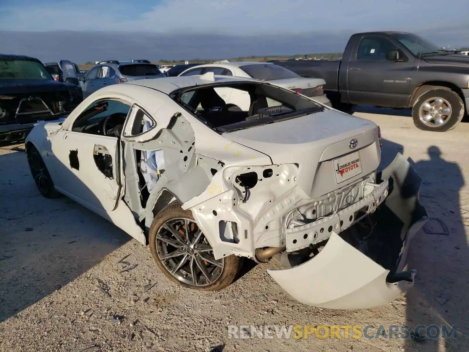 3 Photograph of a damaged car JF1ZNAA10L8753433 TOYOTA 86 2020