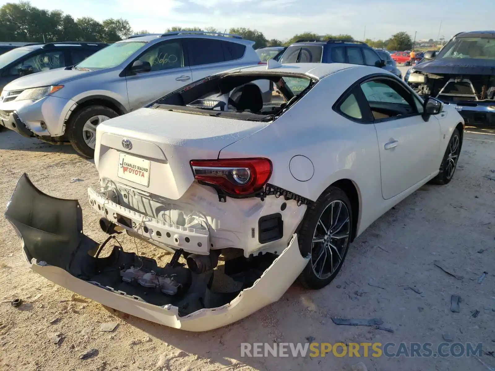 4 Photograph of a damaged car JF1ZNAA10L8753433 TOYOTA 86 2020