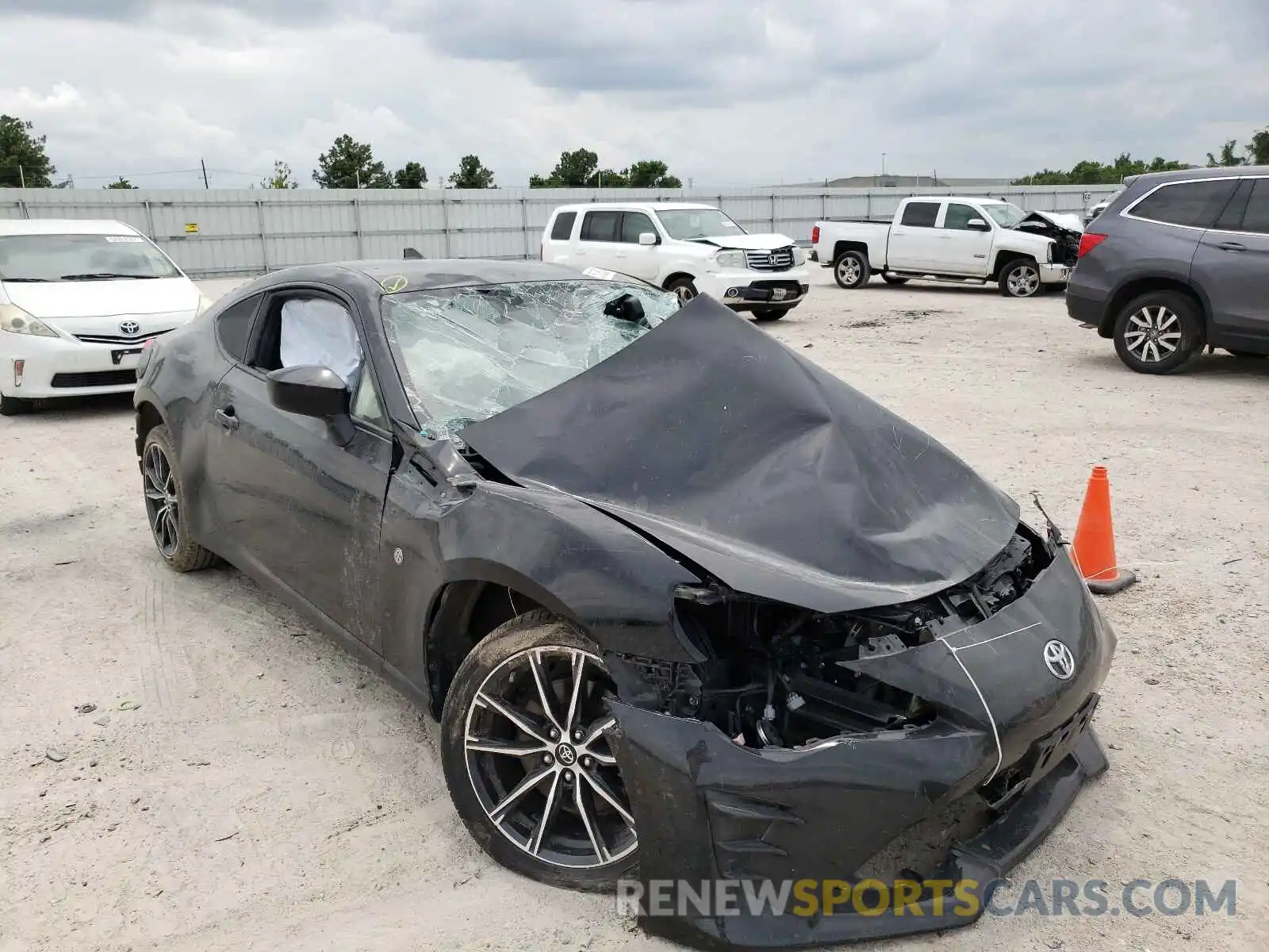 1 Photograph of a damaged car JF1ZNAA11L8752615 TOYOTA 86 2020