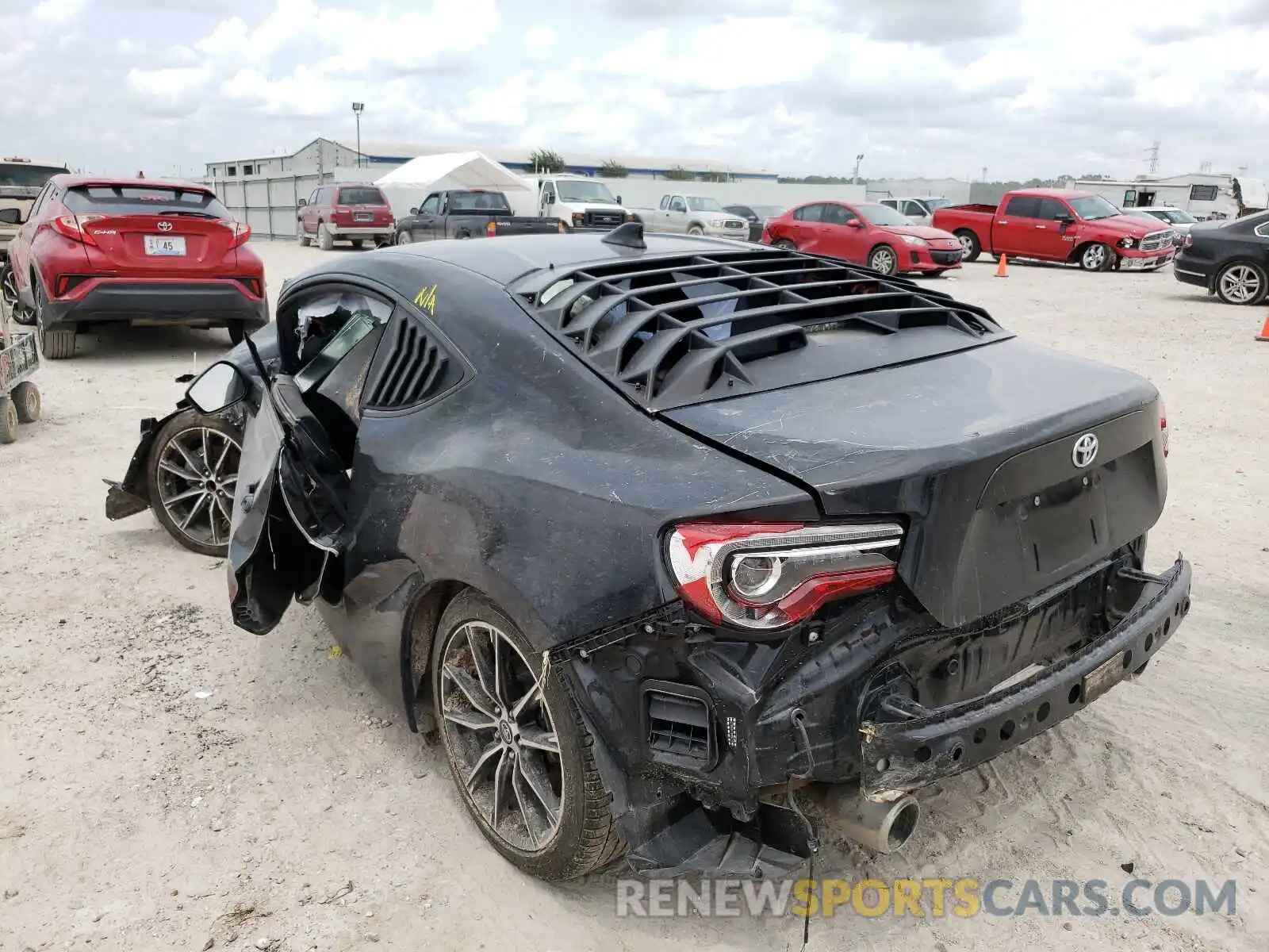 3 Photograph of a damaged car JF1ZNAA11L8752615 TOYOTA 86 2020