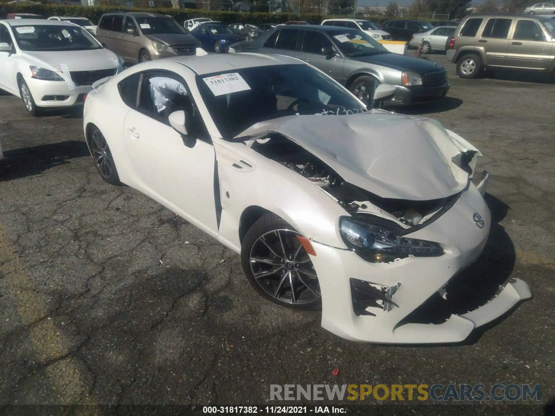 1 Photograph of a damaged car JF1ZNAA12L8751232 TOYOTA 86 2020