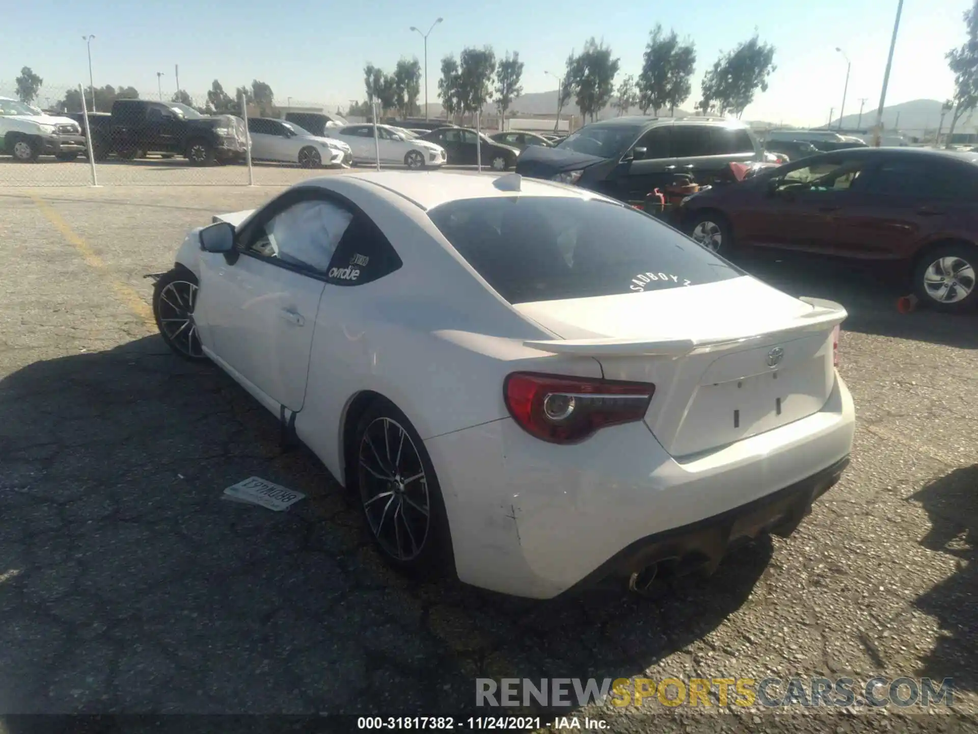 3 Photograph of a damaged car JF1ZNAA12L8751232 TOYOTA 86 2020