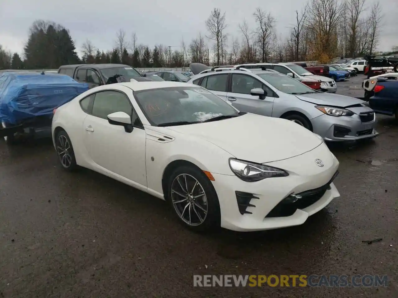 1 Photograph of a damaged car JF1ZNAA13L8752809 TOYOTA 86 2020