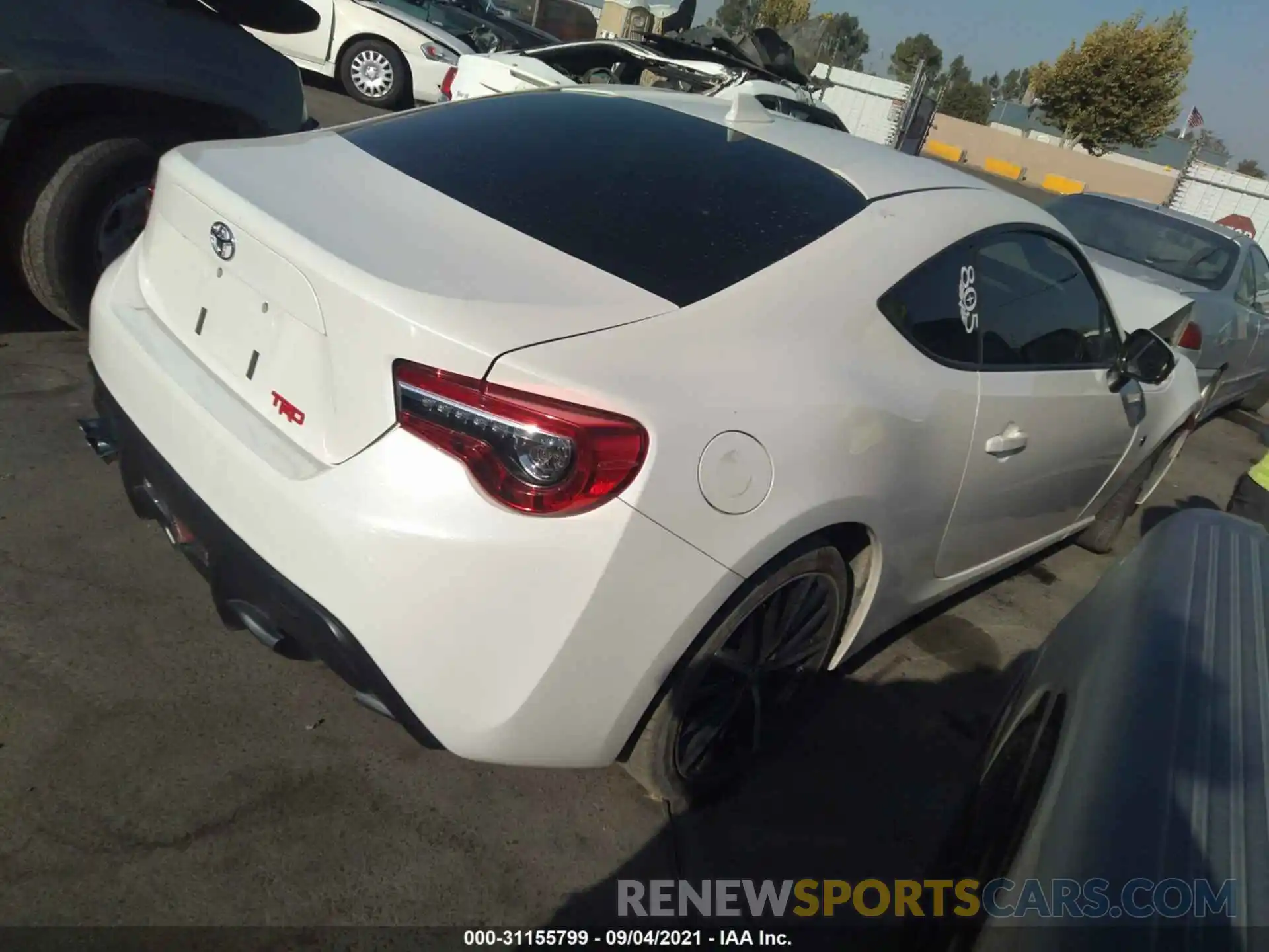 4 Photograph of a damaged car JF1ZNAA13L9751363 TOYOTA 86 2020