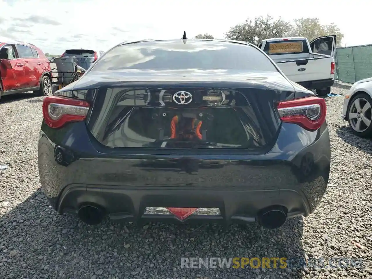 6 Photograph of a damaged car JF1ZNAA14L8753693 TOYOTA 86 2020