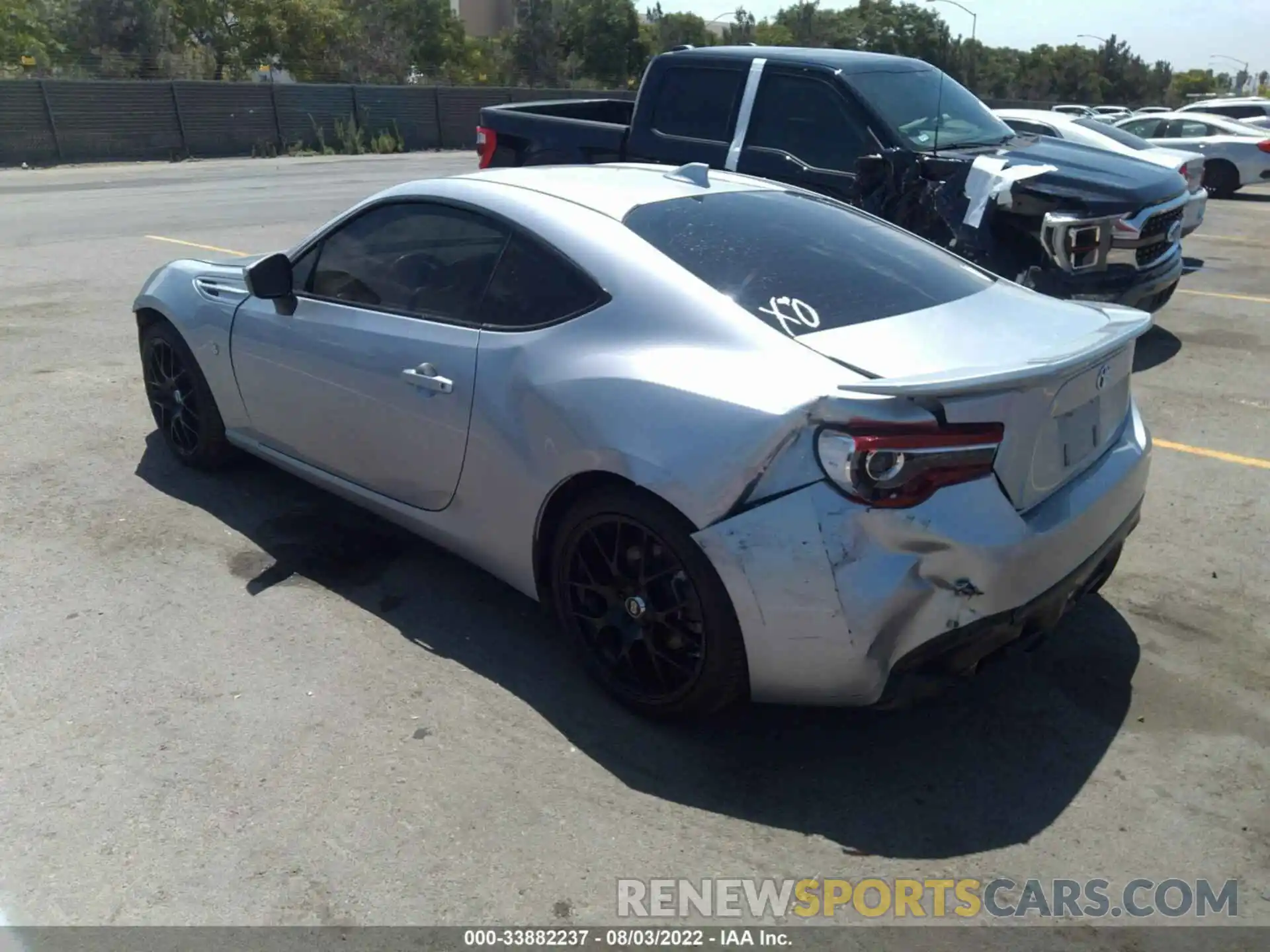 3 Photograph of a damaged car JF1ZNAA14L9752828 TOYOTA 86 2020