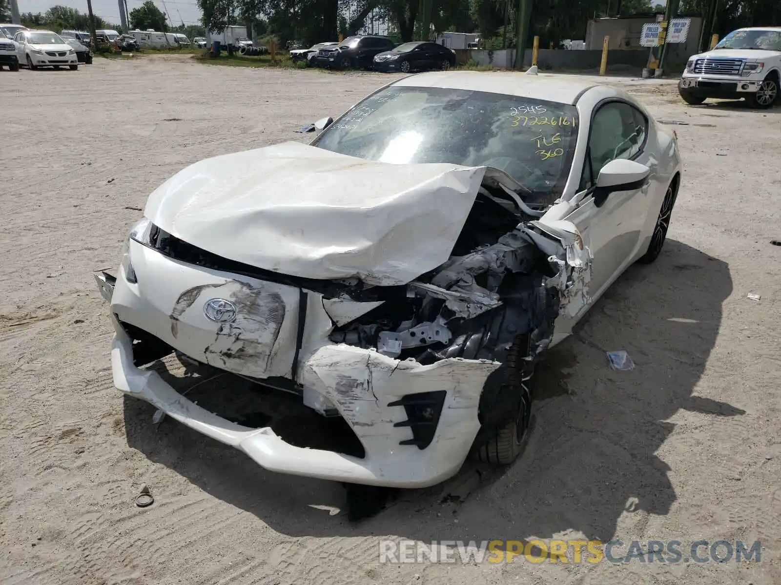2 Photograph of a damaged car JF1ZNAA16L8752545 TOYOTA 86 2020