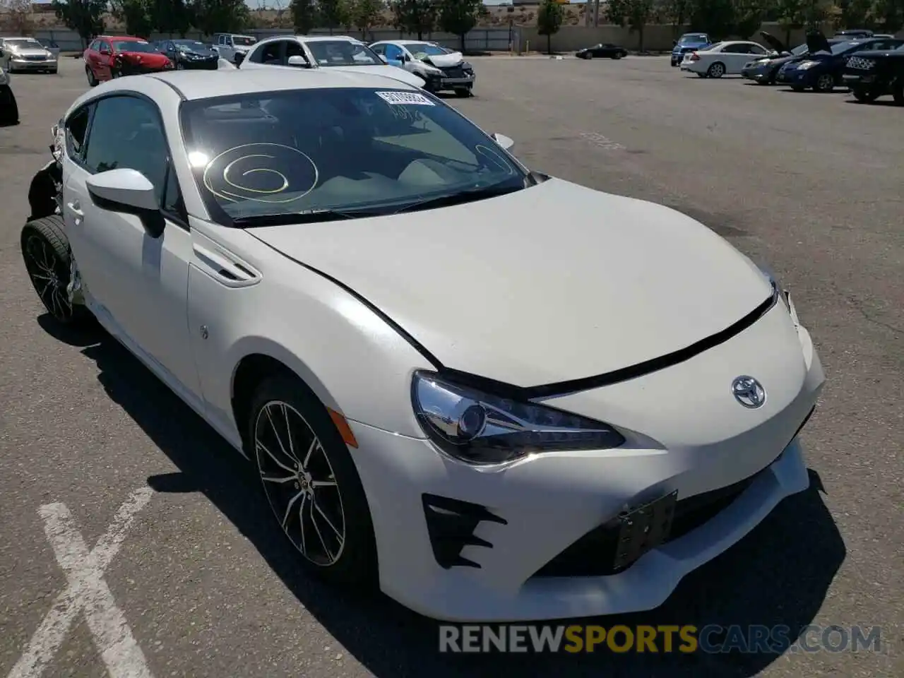 1 Photograph of a damaged car JF1ZNAA16L8753369 TOYOTA 86 2020