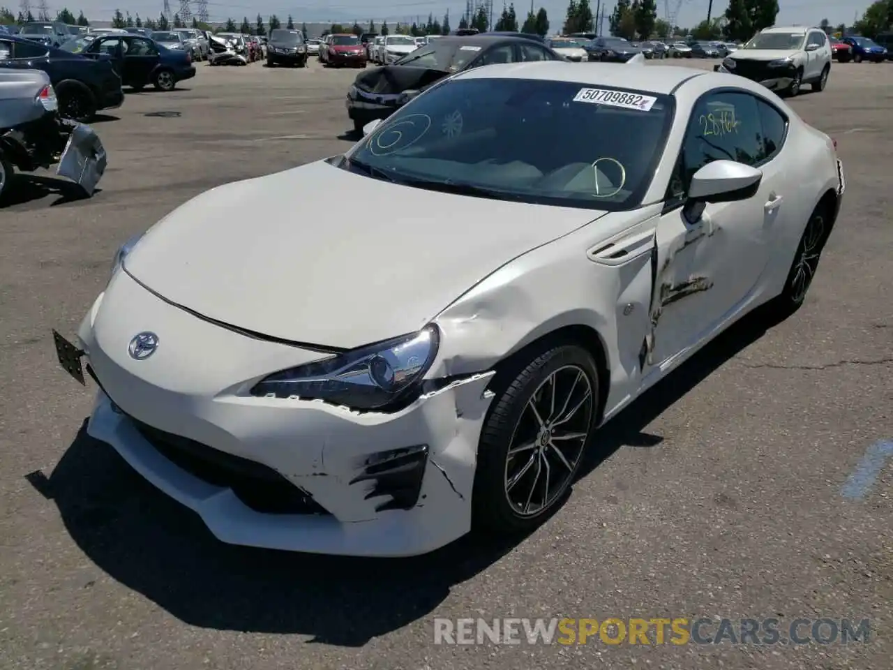 2 Photograph of a damaged car JF1ZNAA16L8753369 TOYOTA 86 2020