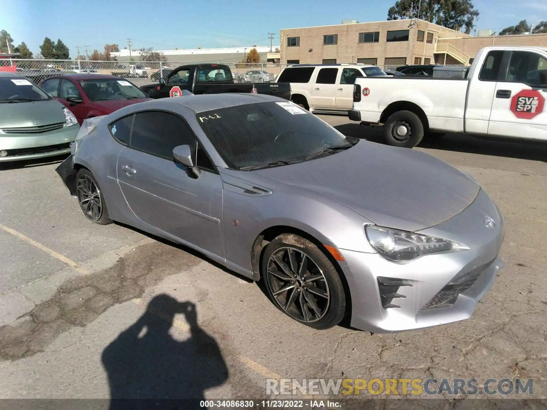 1 Photograph of a damaged car JF1ZNAA16L8753968 TOYOTA 86 2020