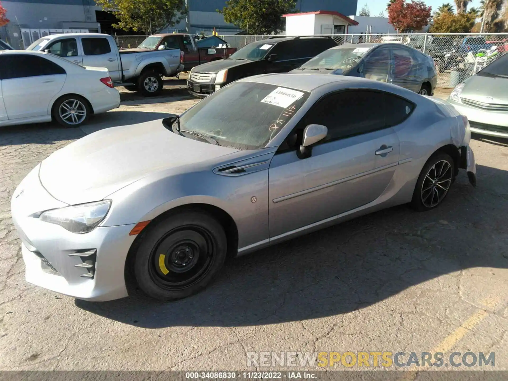 2 Photograph of a damaged car JF1ZNAA16L8753968 TOYOTA 86 2020