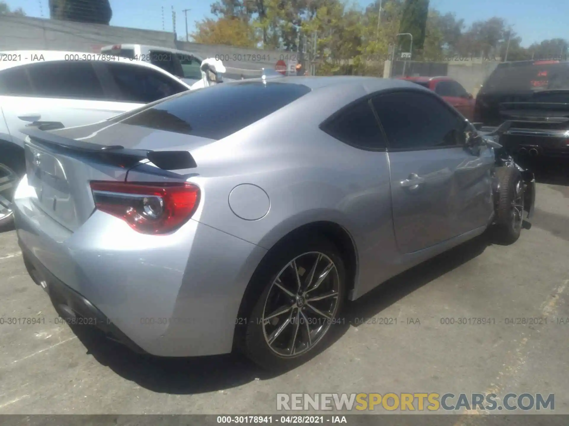 4 Photograph of a damaged car JF1ZNAA16L8754196 TOYOTA 86 2020