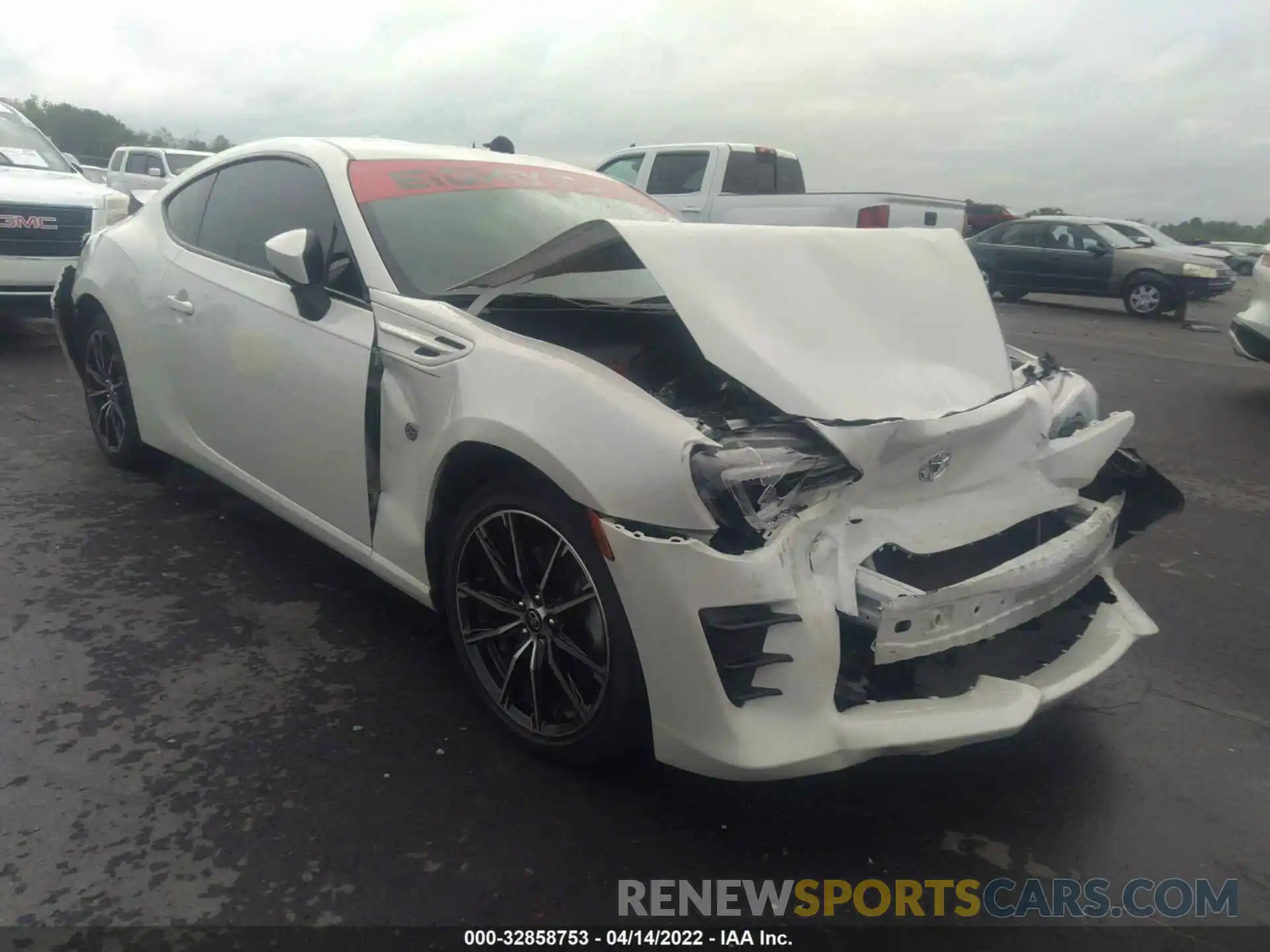 1 Photograph of a damaged car JF1ZNAA16L9753544 TOYOTA 86 2020