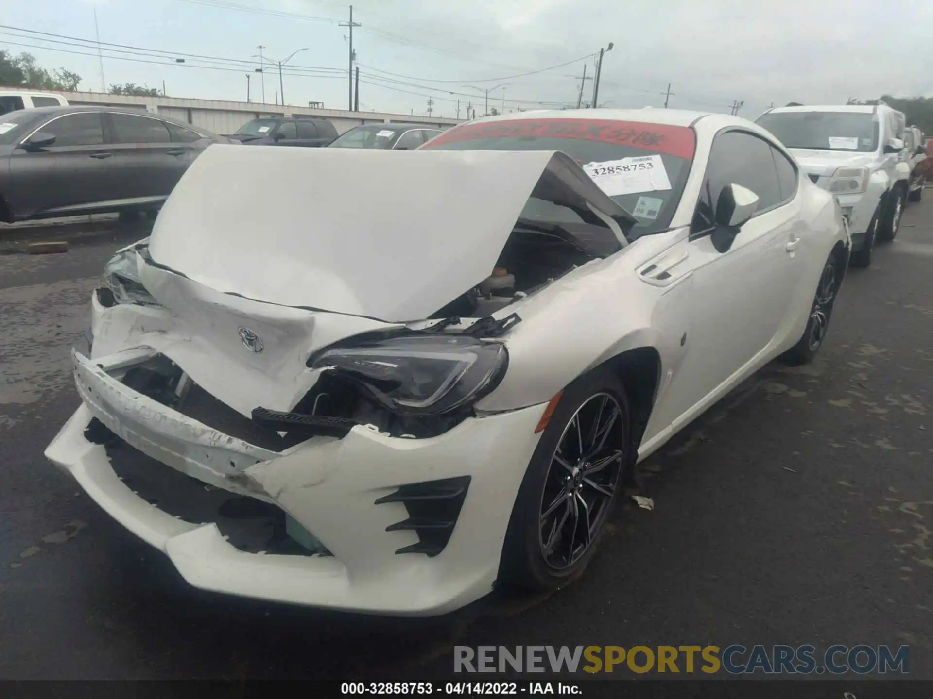 2 Photograph of a damaged car JF1ZNAA16L9753544 TOYOTA 86 2020