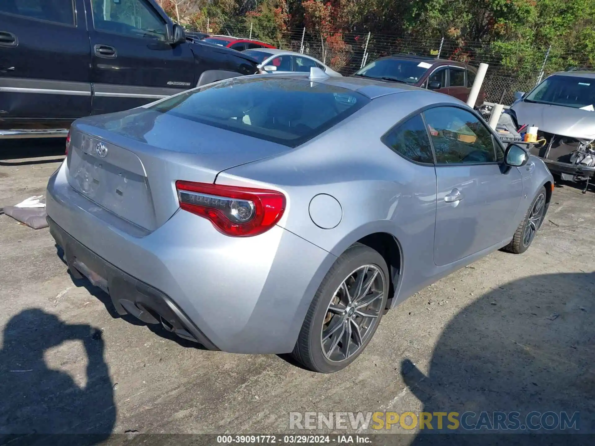 4 Photograph of a damaged car JF1ZNAA17L8753980 TOYOTA 86 2020