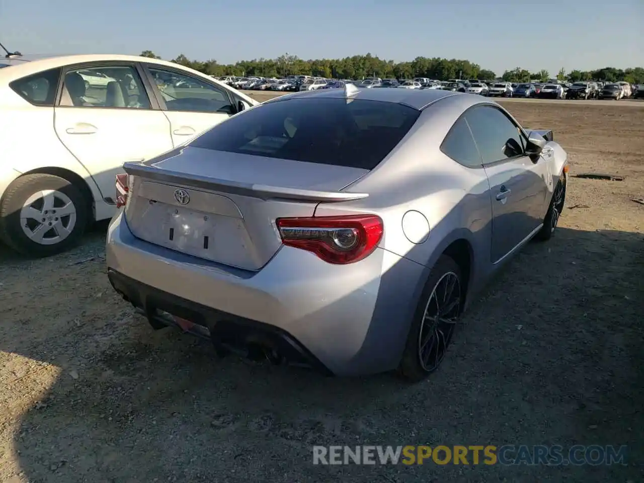 4 Photograph of a damaged car JF1ZNAA18L8752319 TOYOTA 86 2020