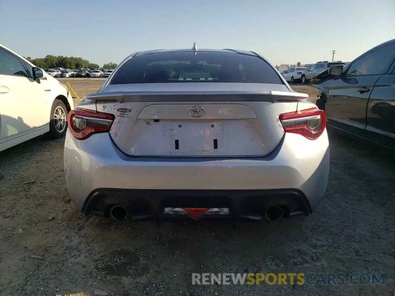 9 Photograph of a damaged car JF1ZNAA18L8752319 TOYOTA 86 2020