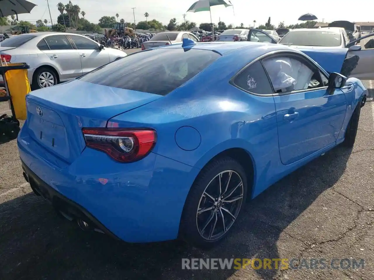 4 Photograph of a damaged car JF1ZNAA18L8753129 TOYOTA 86 2020