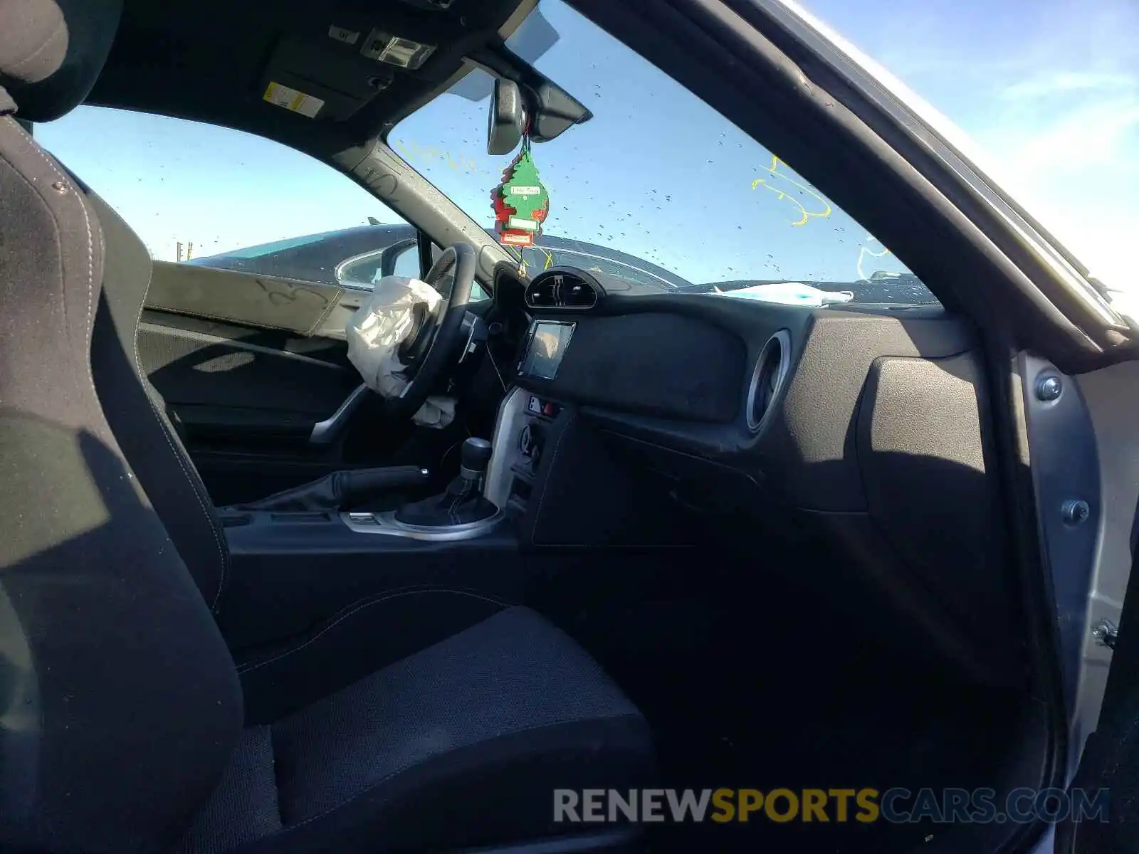 5 Photograph of a damaged car JF1ZNAA1XL8752774 TOYOTA 86 2020