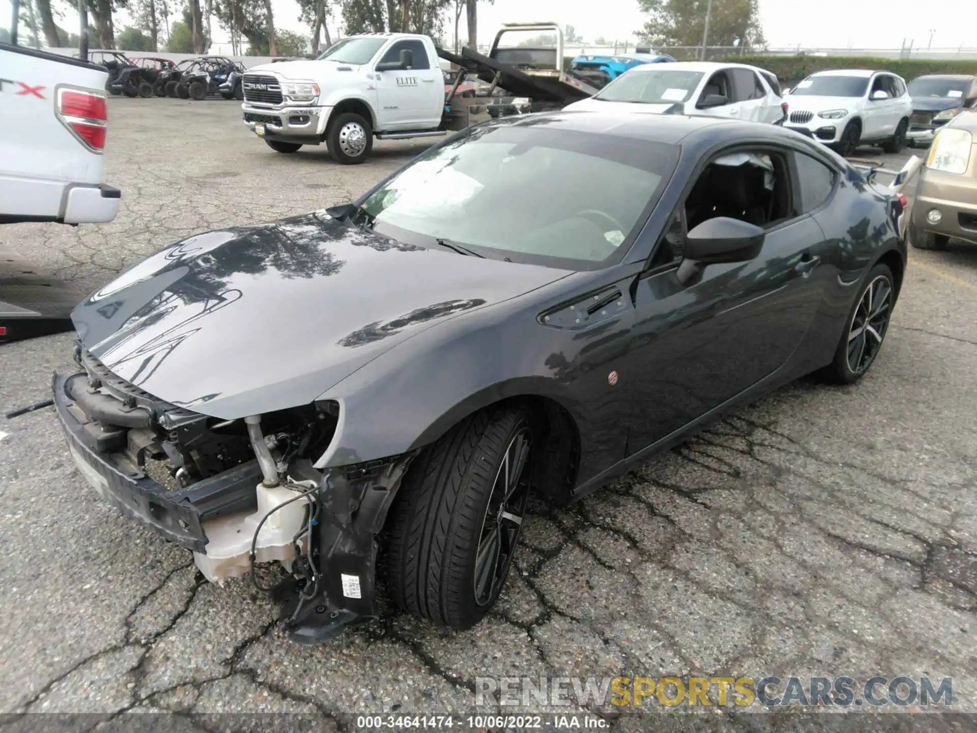 2 Photograph of a damaged car JF1ZNAE11L9753509 TOYOTA 86 2020