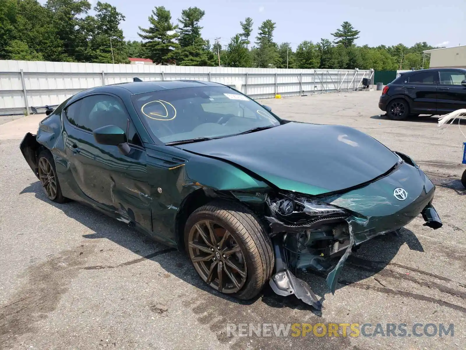 1 Photograph of a damaged car JF1ZNAE12L8750561 TOYOTA 86 2020