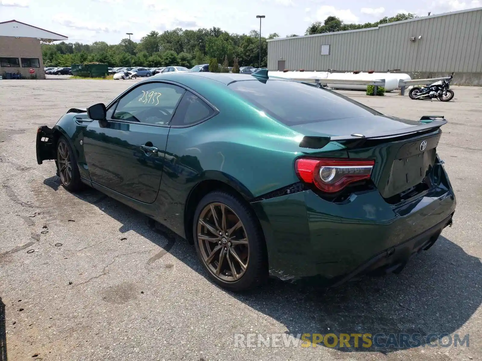 3 Photograph of a damaged car JF1ZNAE12L8750561 TOYOTA 86 2020