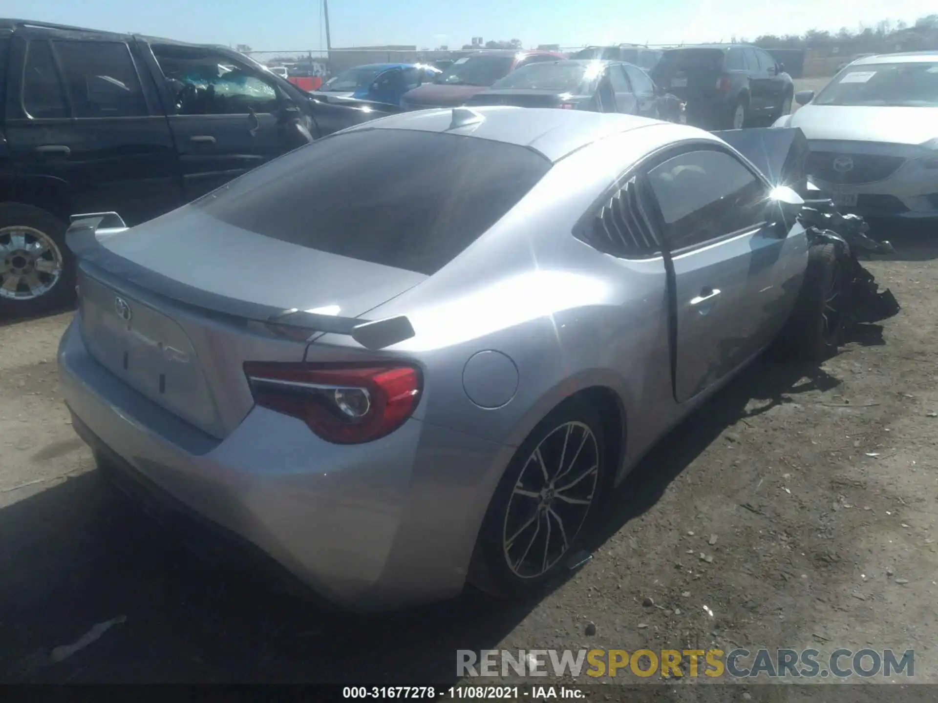 4 Photograph of a damaged car JF1ZNAE12L8753847 TOYOTA 86 2020