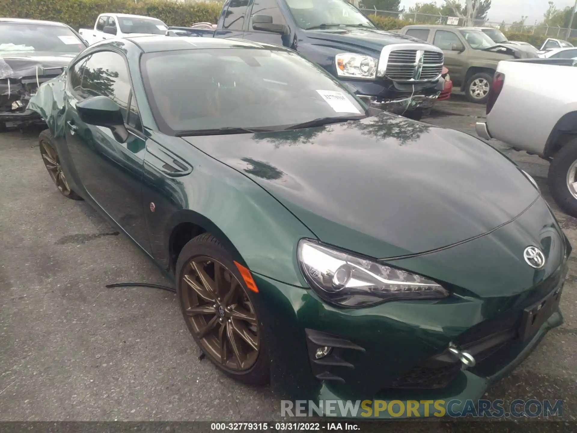 1 Photograph of a damaged car JF1ZNAE12L9750814 TOYOTA 86 2020