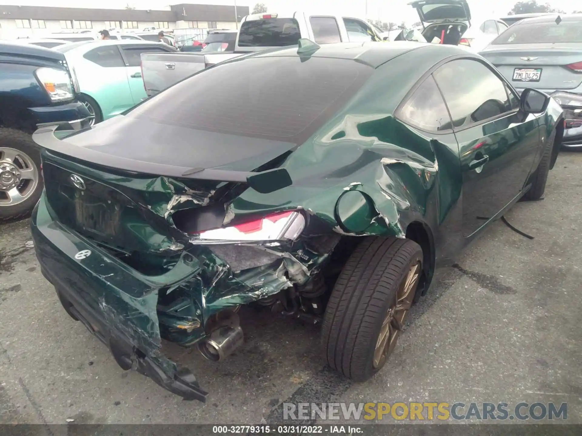 4 Photograph of a damaged car JF1ZNAE12L9750814 TOYOTA 86 2020