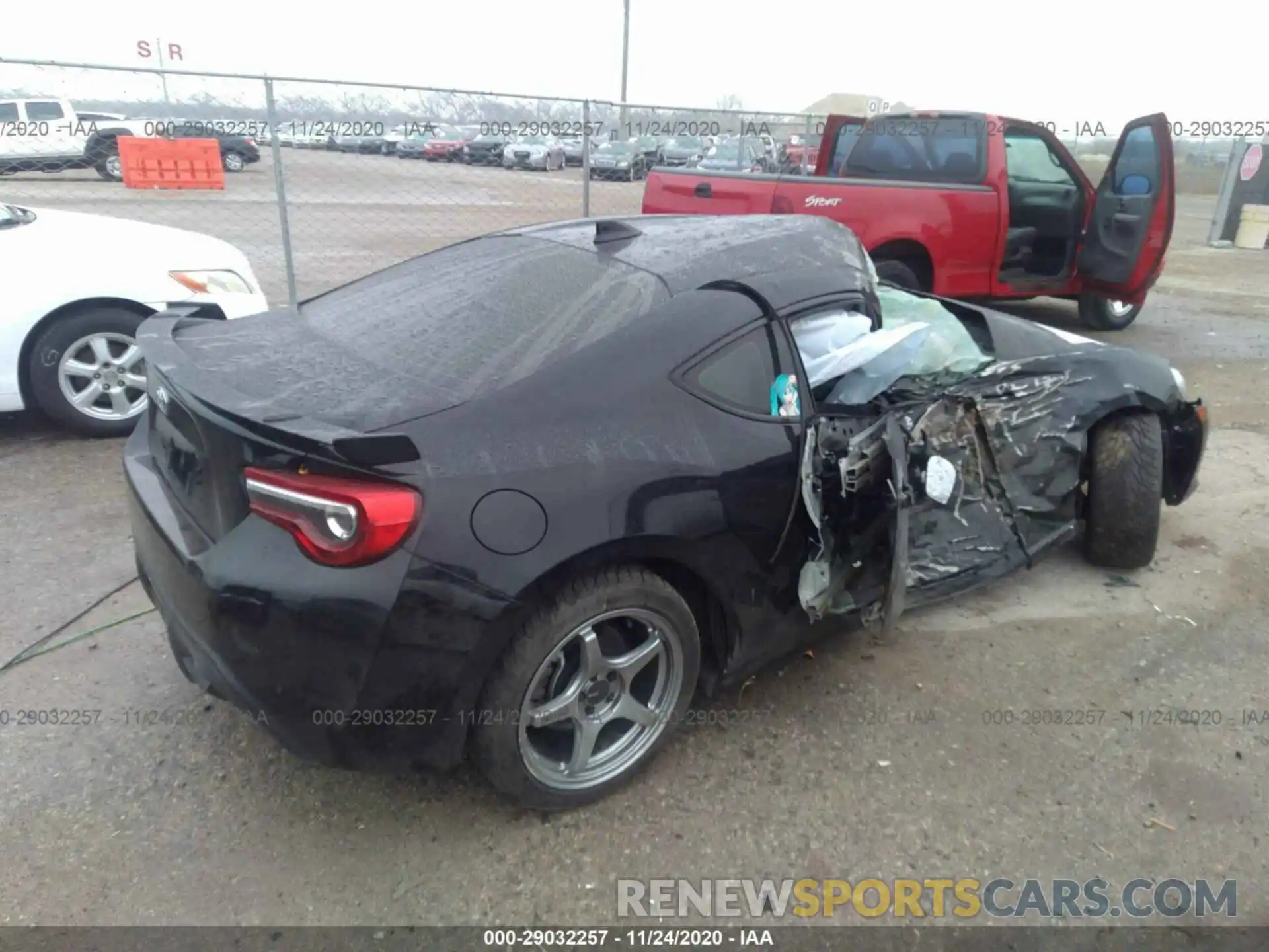 4 Photograph of a damaged car JF1ZNAE12L9751123 TOYOTA 86 2020