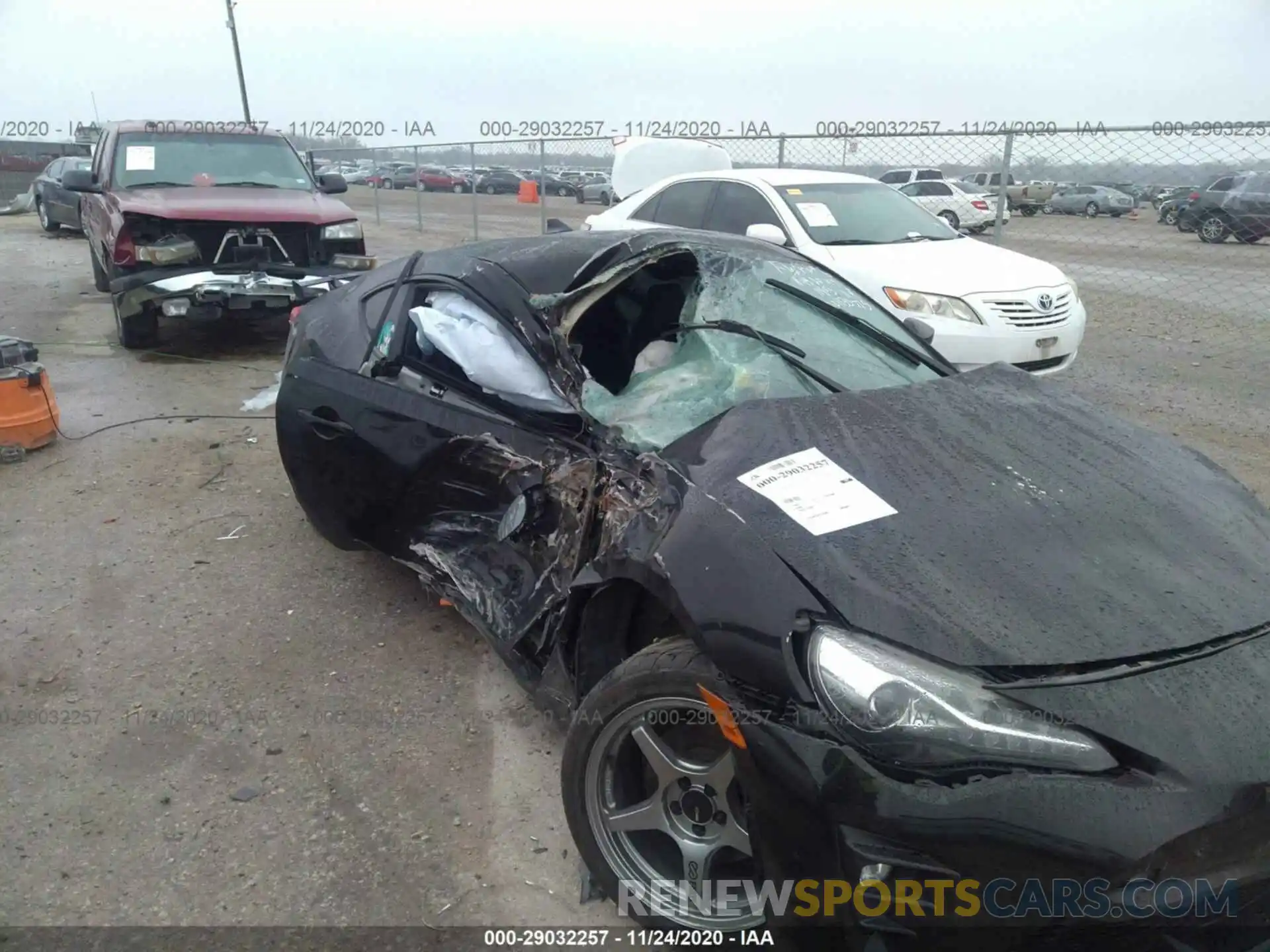 6 Photograph of a damaged car JF1ZNAE12L9751123 TOYOTA 86 2020