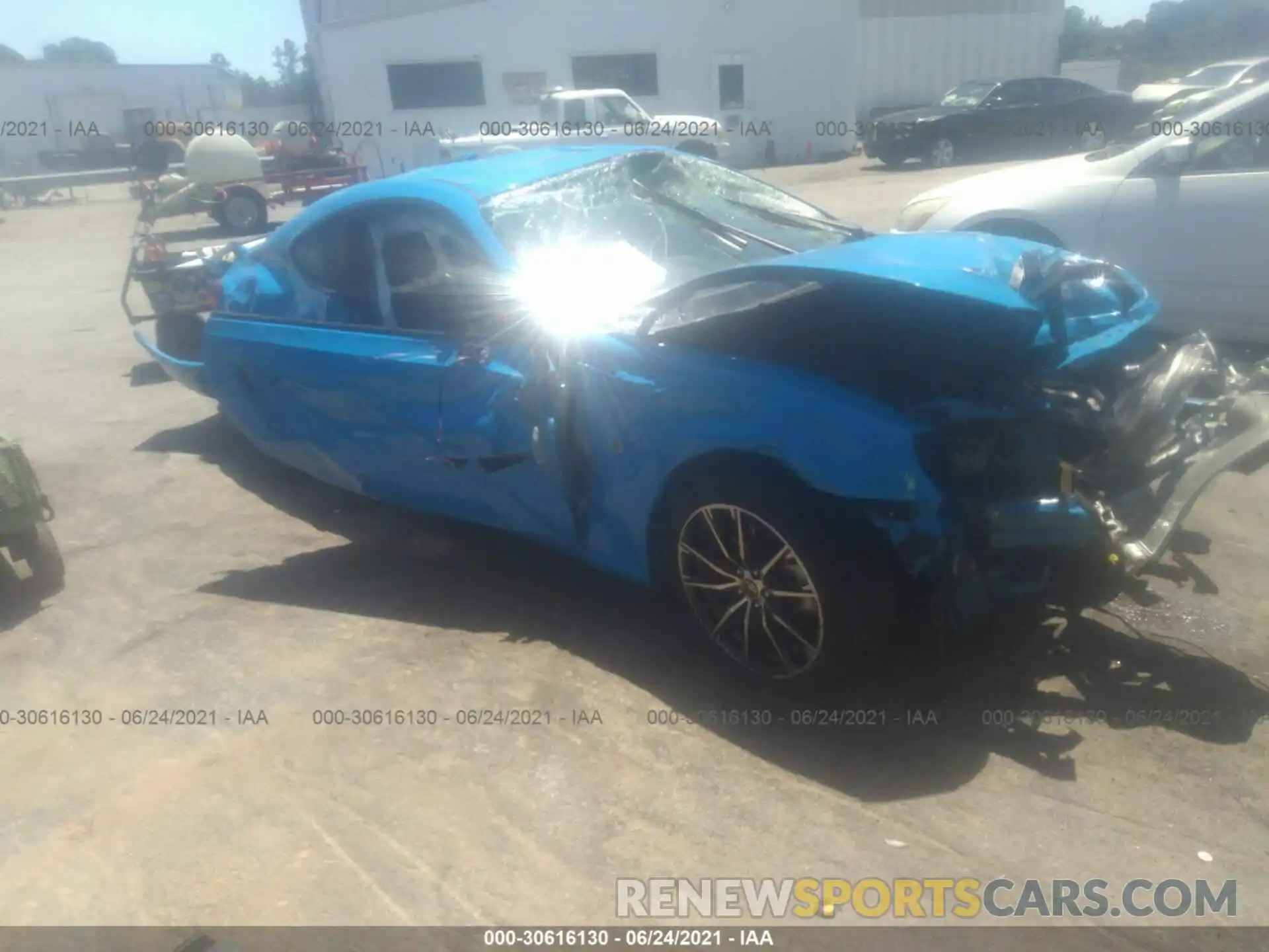 1 Photograph of a damaged car JF1ZNAE13L8753727 TOYOTA 86 2020