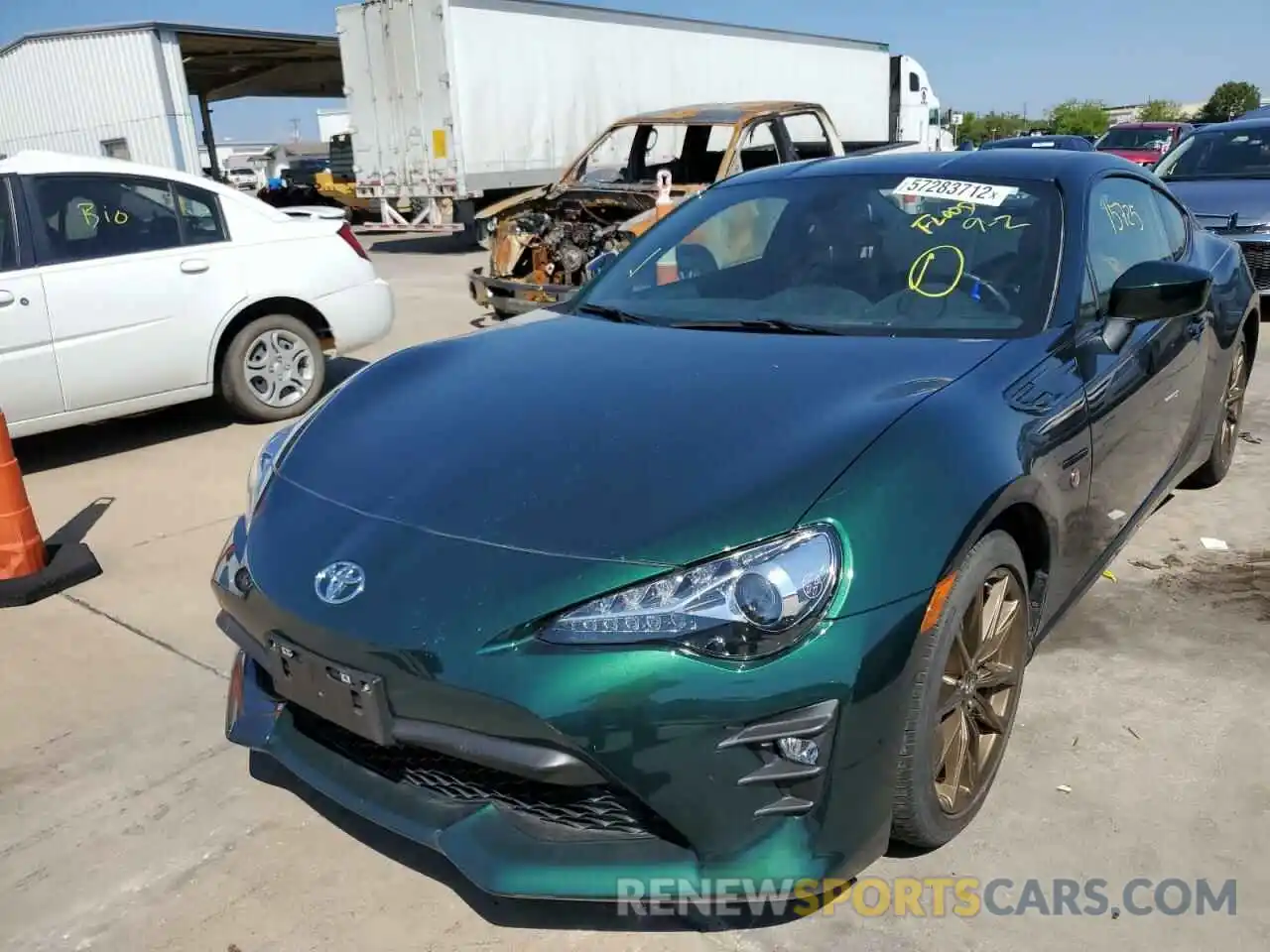 2 Photograph of a damaged car JF1ZNAE14L8750187 TOYOTA 86 2020