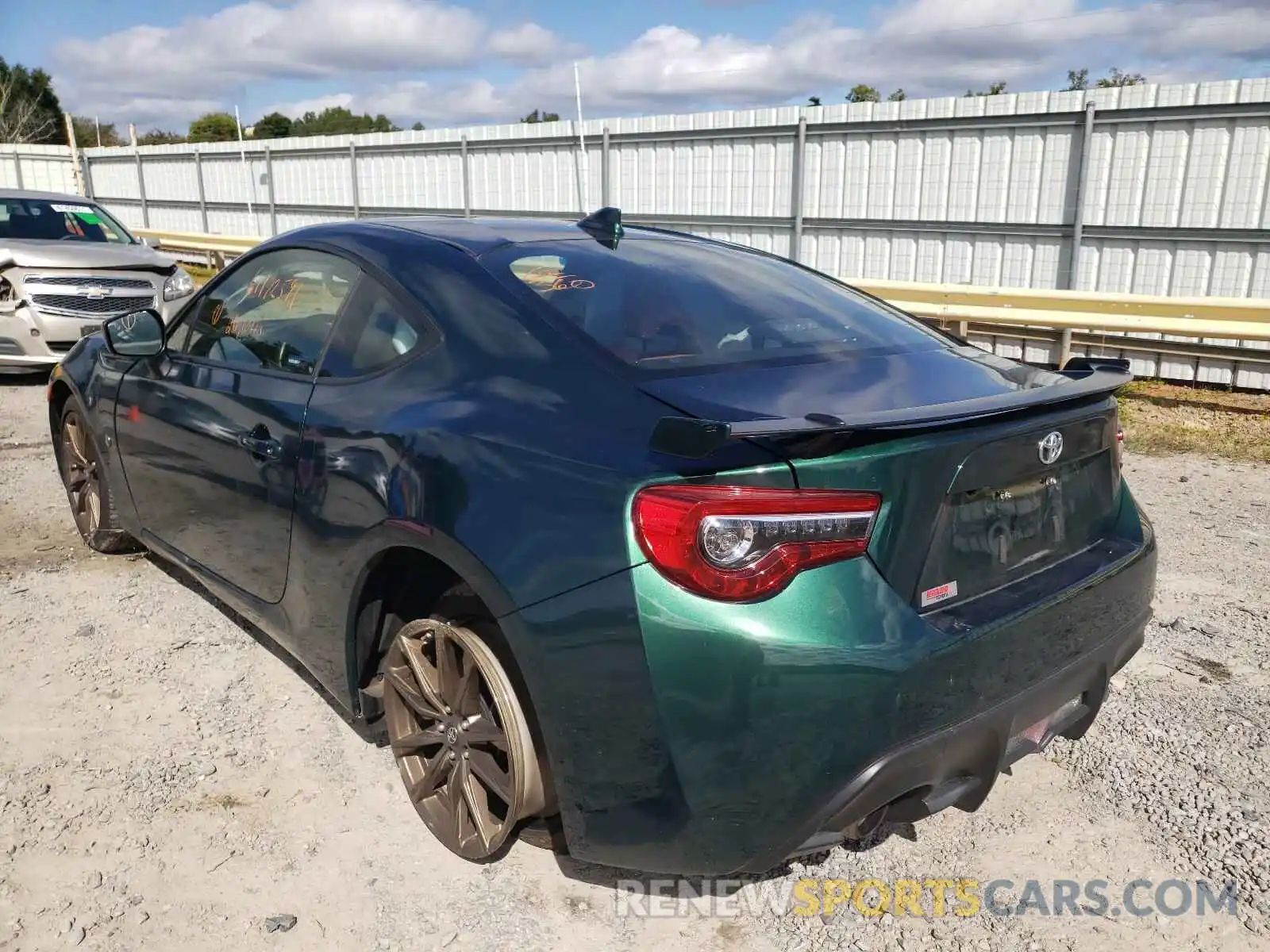 3 Photograph of a damaged car JF1ZNAE14L8750366 TOYOTA 86 2020