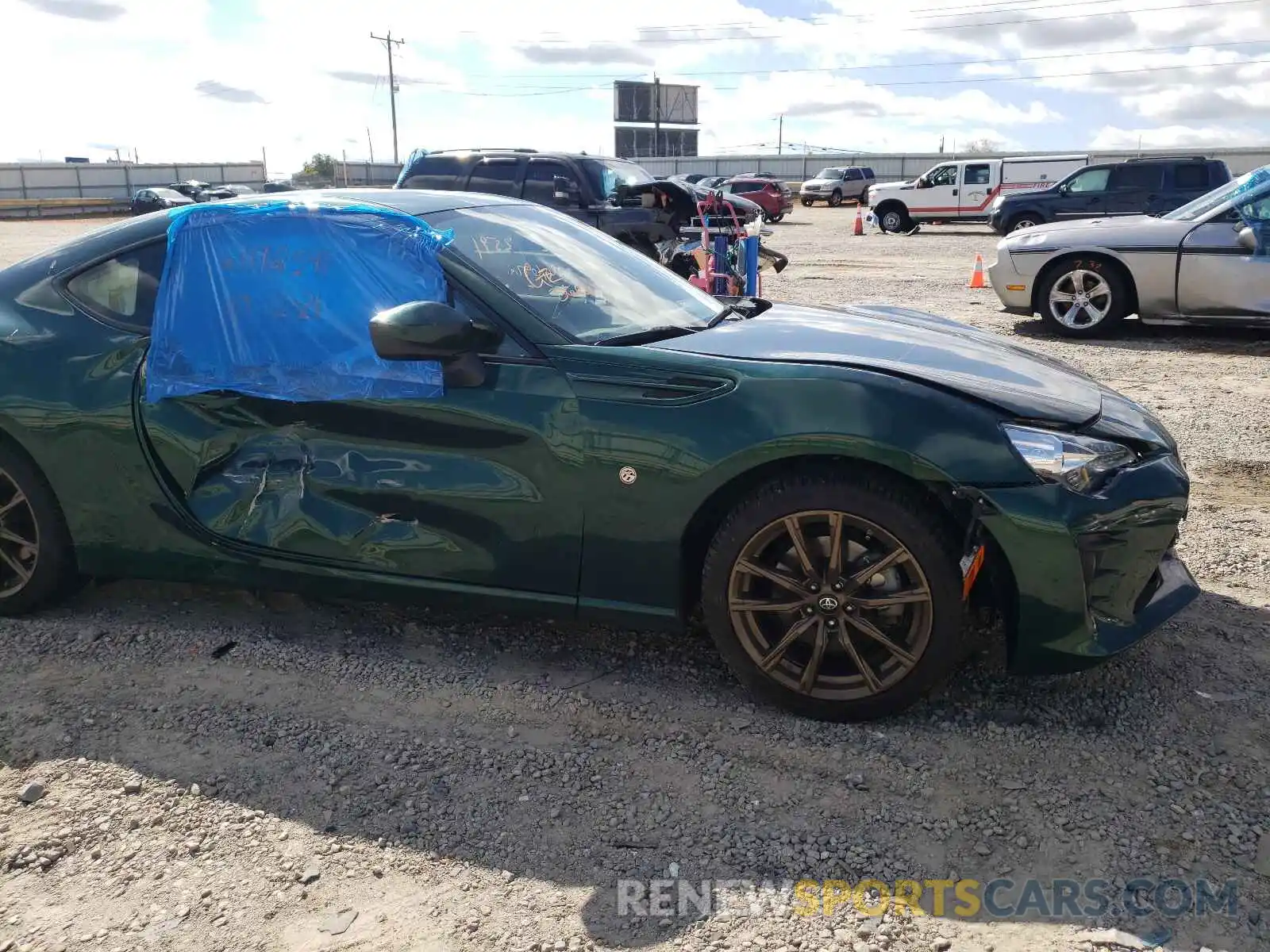 9 Photograph of a damaged car JF1ZNAE14L8750366 TOYOTA 86 2020