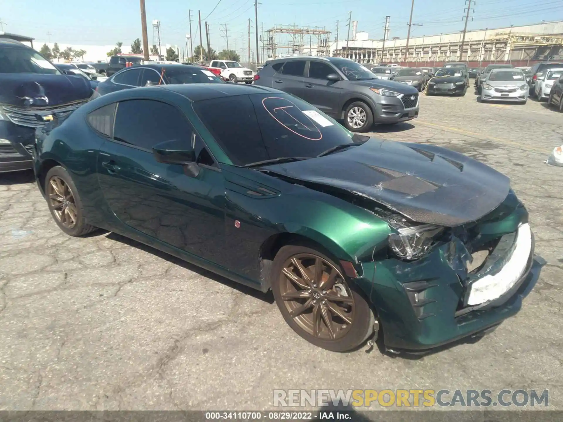 1 Photograph of a damaged car JF1ZNAE14L8750965 TOYOTA 86 2020