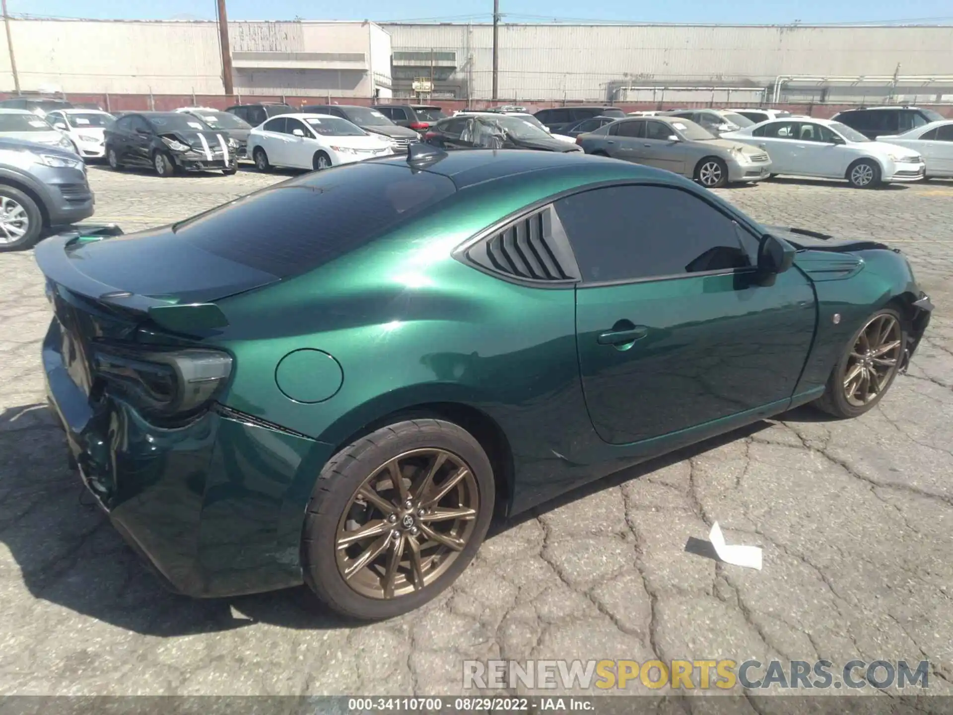 4 Photograph of a damaged car JF1ZNAE14L8750965 TOYOTA 86 2020