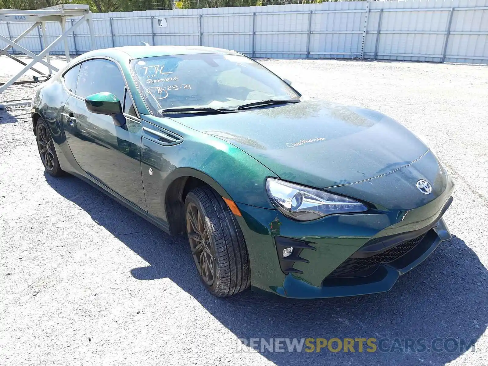 1 Photograph of a damaged car JF1ZNAE14L9750460 TOYOTA 86 2020