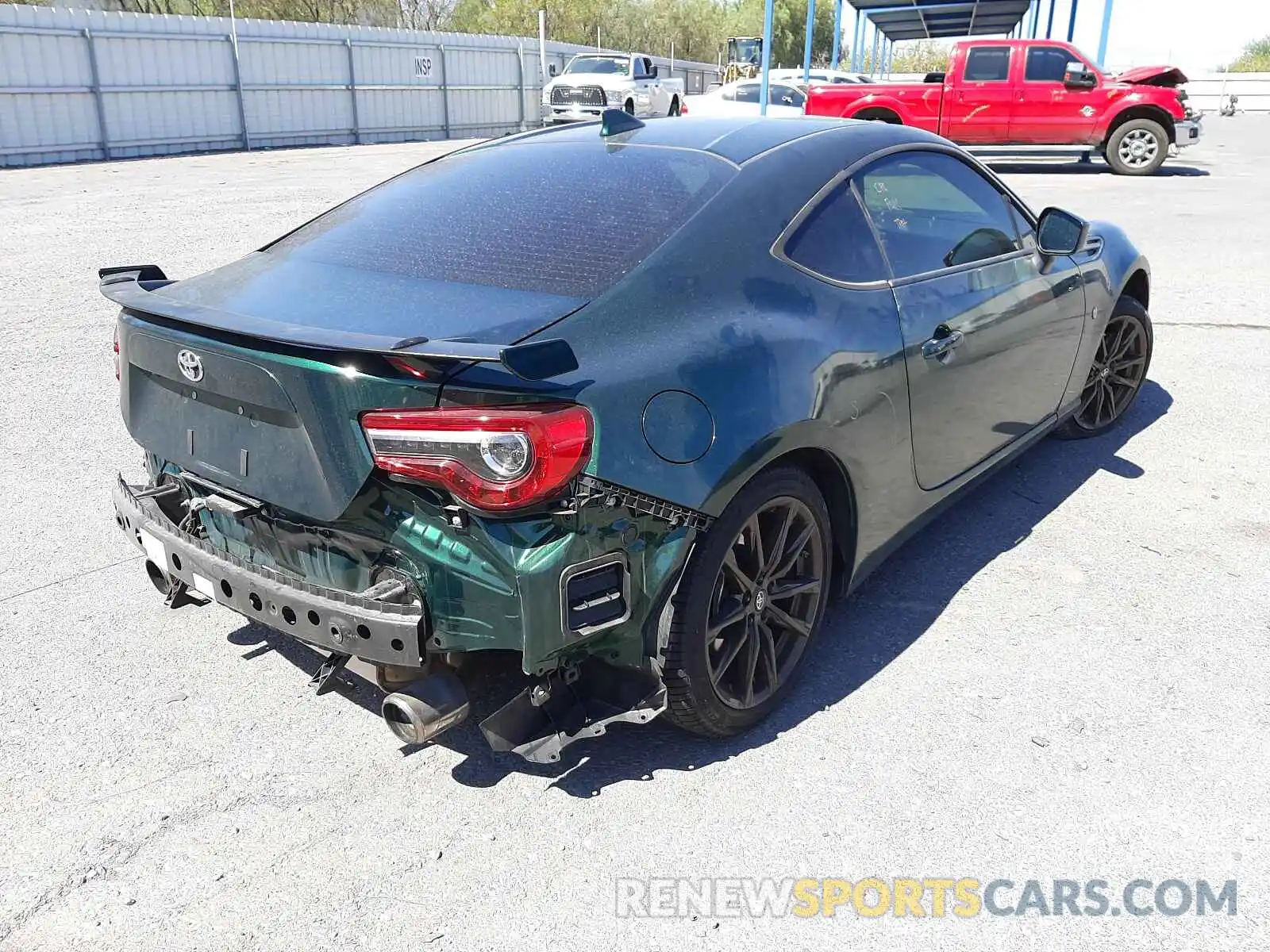 4 Photograph of a damaged car JF1ZNAE14L9750460 TOYOTA 86 2020