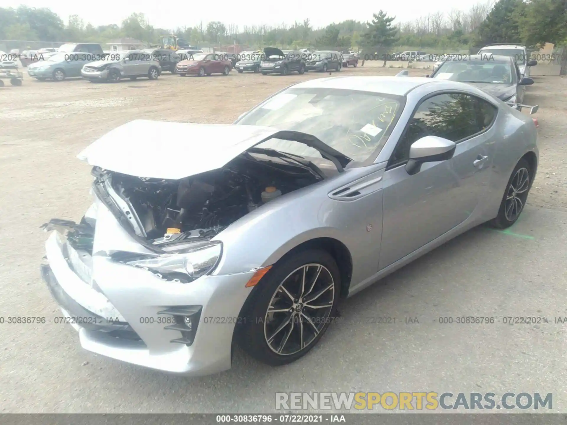 2 Photograph of a damaged car JF1ZNAE15L8751087 TOYOTA 86 2020