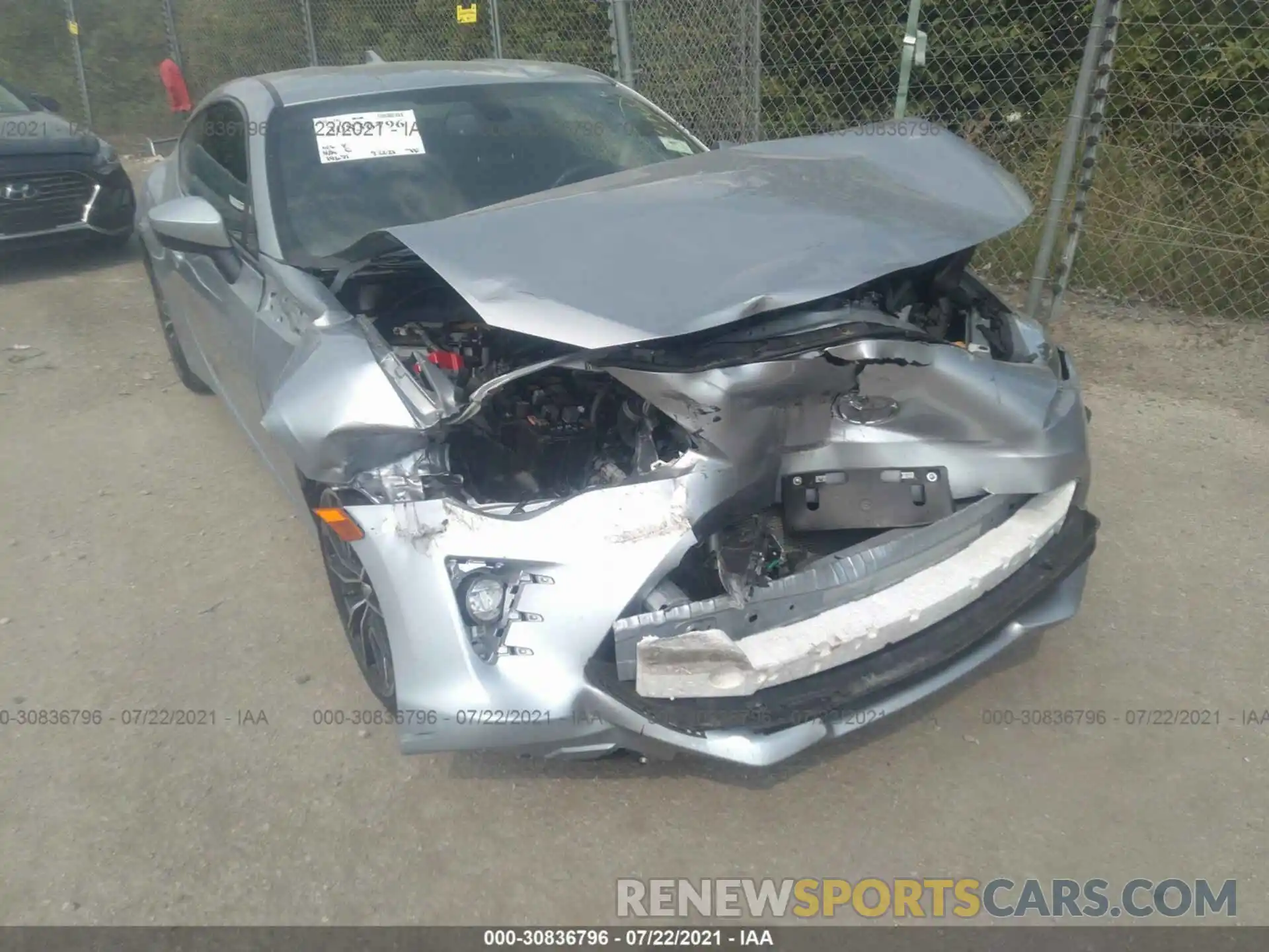 6 Photograph of a damaged car JF1ZNAE15L8751087 TOYOTA 86 2020