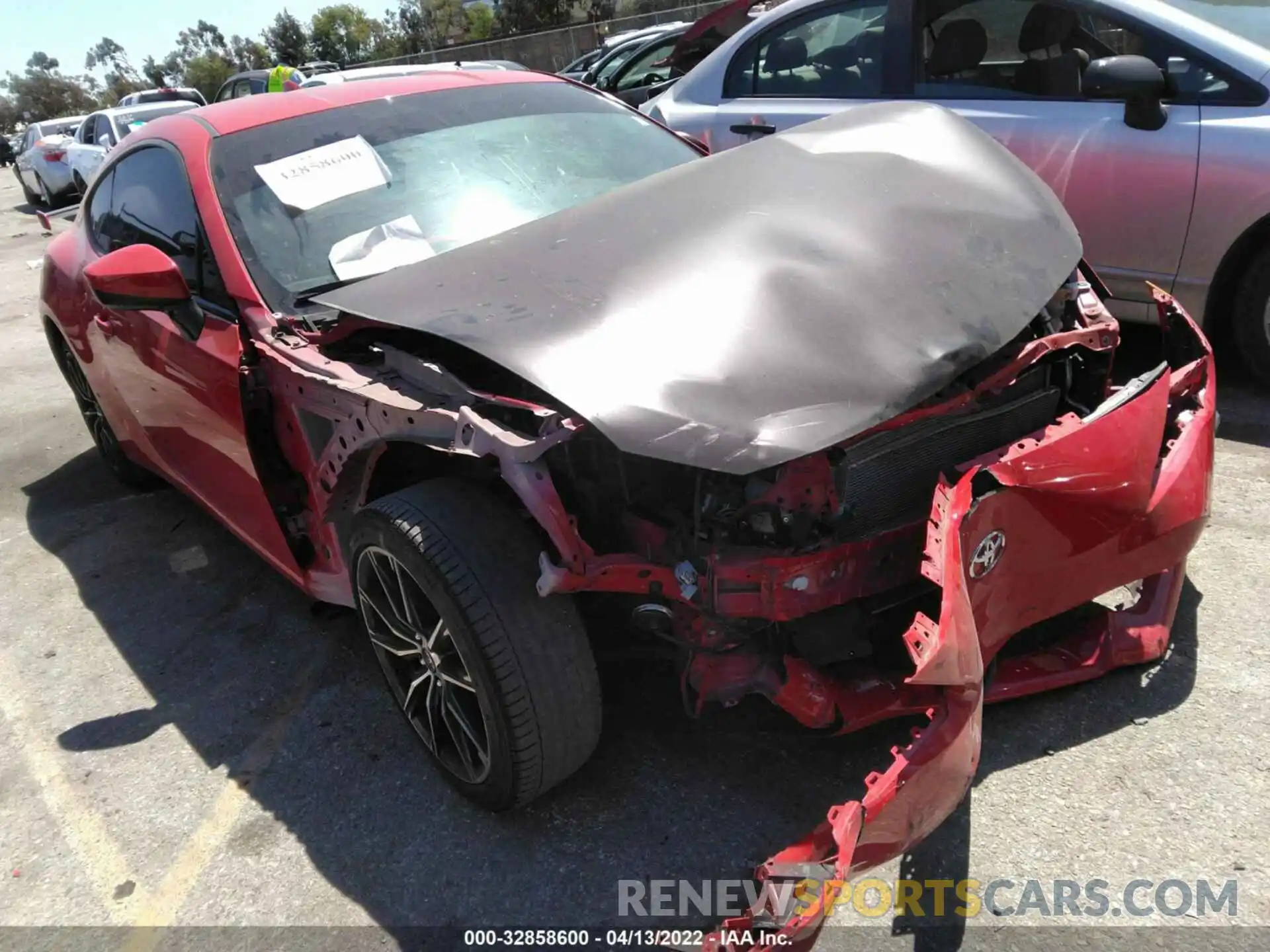 1 Photograph of a damaged car JF1ZNAE15L8753115 TOYOTA 86 2020