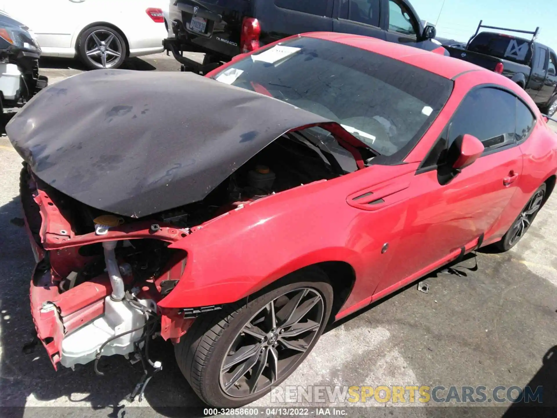 2 Photograph of a damaged car JF1ZNAE15L8753115 TOYOTA 86 2020