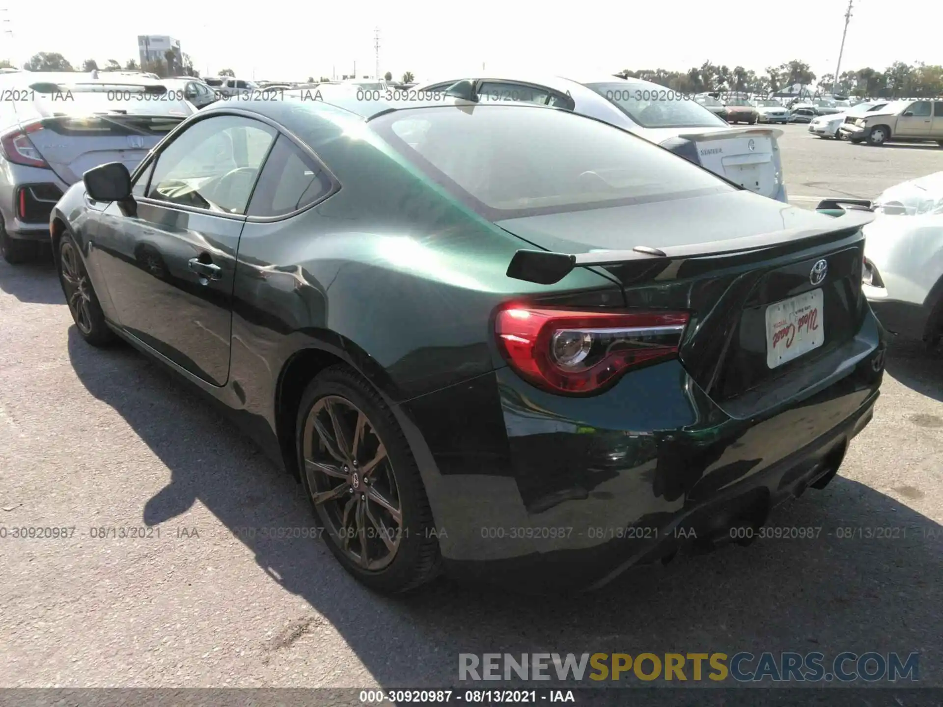 3 Photograph of a damaged car JF1ZNAE16L8750336 TOYOTA 86 2020