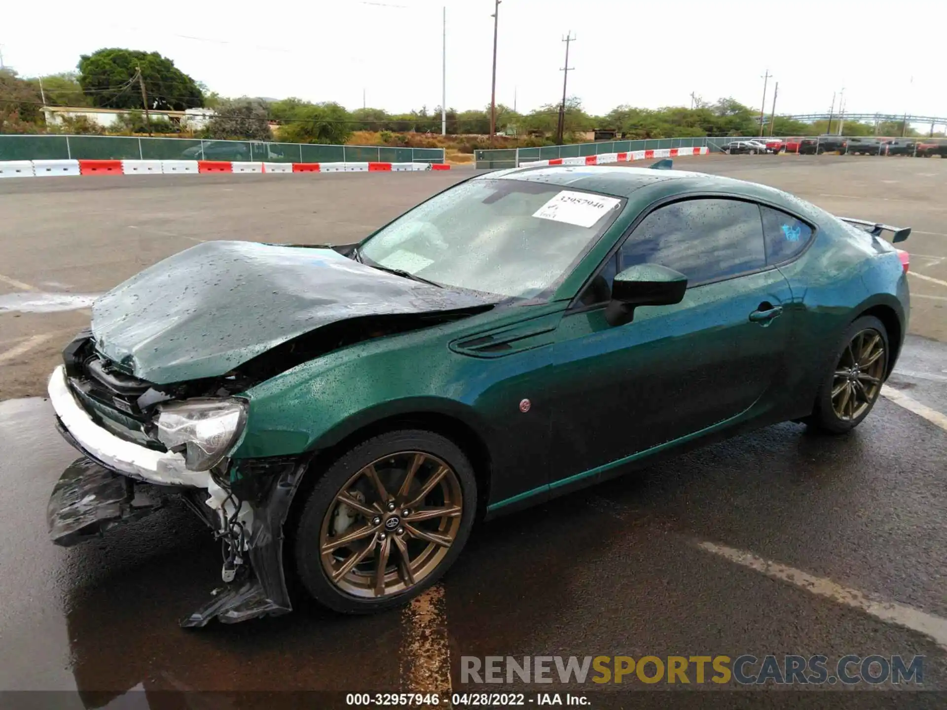 2 Photograph of a damaged car JF1ZNAE16L8750403 TOYOTA 86 2020